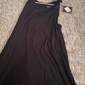 Black sleeveless dress